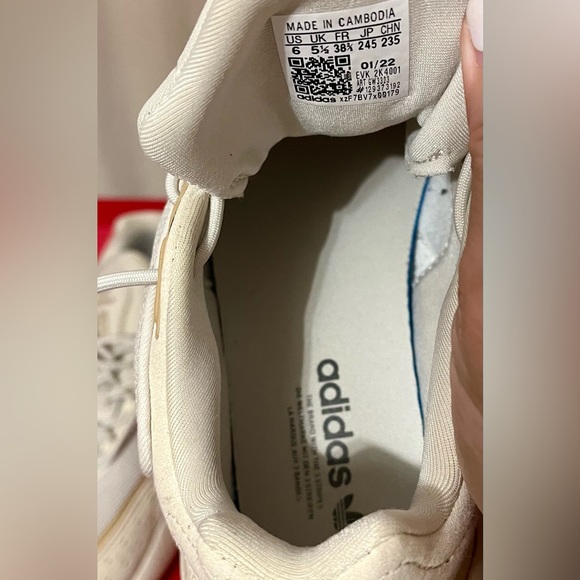 Adidas Ozelia sneaker - Picture 4 of 5